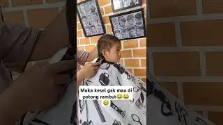 Muka kesel gak mau potong rambut😂
