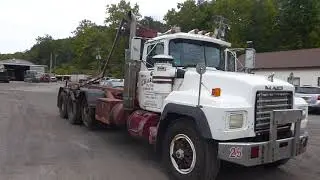 1995 Mack RD688S Tri Axle Rolloff Truck - TRO 0928223