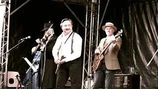 900 Miles; The Original Barn Finds; Priston Festival; 17 09 2022 (UK).