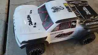 my Arrma senton 3s blx walk through and jumps!