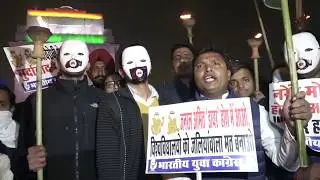 IYC gather at India Gate for a candle light march to protest the violent actions of ABVP in JNU