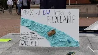 Students hold Earth Day fair in Kogan Plaza