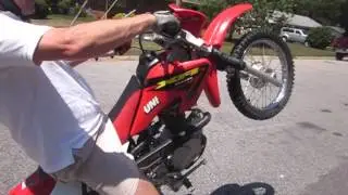 Basic Wheelie Technique: Foot Drag + Throttle on XR80