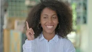 QPay Intro - Stock footage example
