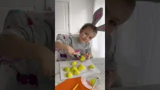 DIY Easter chicks🐣🐣🐣 Zendaya is making some amazing Easter decorations🐰