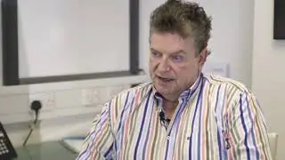 Dr Simon Thomson - Consultant in Pain Management and Neuromodulation (L)