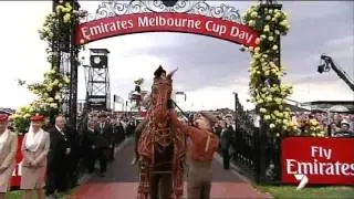 Joey from War Horse delivers the 2012 Melbourne Cup!