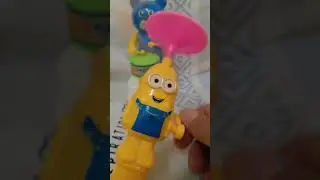 Kitten drummer and Toy minion fan spinner #satisfying #shorts