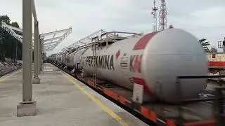 Kereta api angkutan Pertamina melintas Stasiun Purwokerto ❗❗