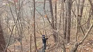 산속에서 아지트 만들기 / Building a Hidden Forest shelter Alone