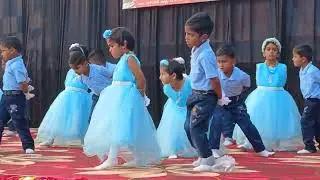 Maheera and Suraiya's dance performance 