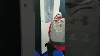 Rayqube Future Tech - Smiling booth with Vending Machine