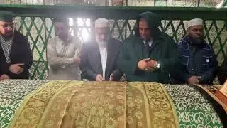 في مقام الصحابي الجليل أبي زمعة البلوي (سيدي الصحبي) بالقيروان