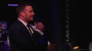 Tom Fitzpatrick singing live with big band