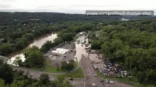 New Milford Flood - Police Department does a fantastic job stopping a motorist from making a mistake