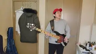 Beginner picking bass playing cover challenge! / CharmingJo - Lost My Phone Bass cover