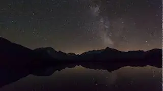 Stunningly Beautiful Starry Sky Timelapse With Water Reflection!