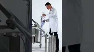Vacuum sampler taking in containment | Video tutorial | Bulk handling & engineering insights