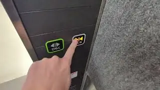 船場センタービル 8号館のエレベーター（左側）