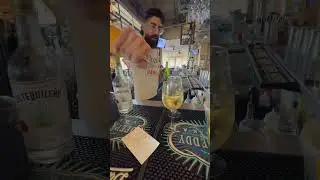 Mimosas! Best brunch drink #brunch #drink #mimosa #champagne #orangejuice #fyp #bartender #drinks