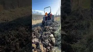 Kubota LA1075 making tough work easy! #kubota #farming #farmequipment #garden