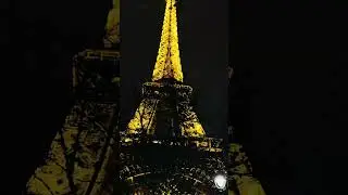 Flash Warning: The Eifeel tower is sureeal🫶 #travel #france #paris #eiffeltower #torreeiffel