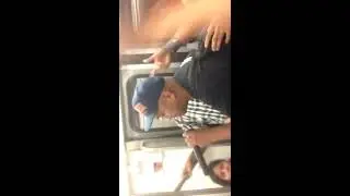 Raperos del Metro improvisando