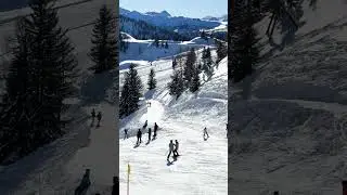 Just your average day on the ski resort...😳 #shorts #skiing #youtubeshorts #extreme #sports