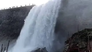 Niagara falls in Super Slow motion! | 4K HDR Shot on Samsung S10+