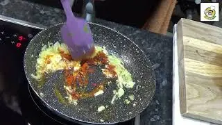 Tortilla de Patatas con Cebolla, Ajos y Hojas de Acelgas  #Tortilla#Patatas#Cebolla#Ajos#Acelgas