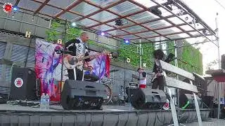 RHCP Intro jam by RHCP Jam during the Slane Castle tribute show!