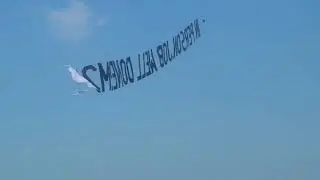 Banner pick-up - Aerial Advertising - Bannertowing