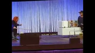 Warwick Davis and Carrie Fisher reenact their scene from Return of the Jedi at Celebration 2