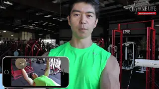 【Chest Exercise】This Flat Bench Dumbbell Flye  Squeezes Your Chest More!