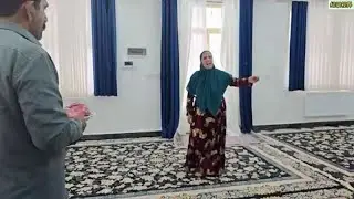 阿丽玛没有经过允许又闯进阿里家，疯婆子说她的儿子现在饿了