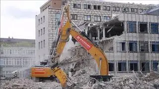 Bagger Liebherr R950 Abbruch in Essen