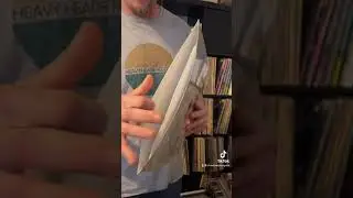 Лучший способ открыть виниловую пластинку