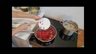 С куриных ножек варю борщ