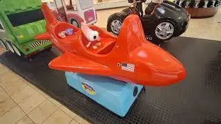 Theisen Vending Company Fun Country Airlines kiddie ride (another one) (Red)