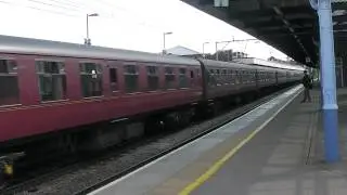 West Coast Railways Class 47760 TnT 47500 coasts through Romford working 1Z70, The Easterling.