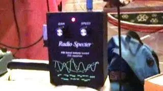 Live Radio Specter Ghost Box presentation @ Chet's Melody Lounge
