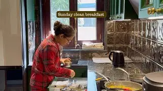Jasmine can whip up a really good breakfast!