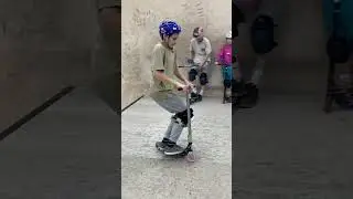 Че со звуком⁉️ НАПИШИ В КОМЕНТАРИЯХ‼️ #самокат #самокаттрюки #трюки #skatepark #skateboarding