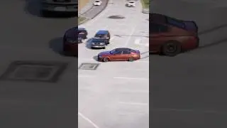 BMW M5 drifts through the intersection and takes off on police!!!