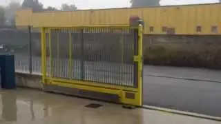 Telescopic Gate running on single Track