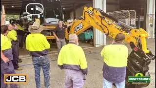 JCB training on their new JCB 3CX Classic