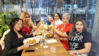 Glamorous celebration💃🏽#fabulous 🍹#bestwishes 🎁#bonnesfetes