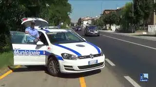 Guidava con la patente sospesa su un’auto confiscata: denunciato