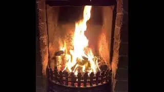 Real fire / coal fire / fireplace sounds / cosy home comforts