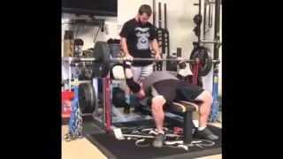 Bench Press w/Bands and Chains Dynamic Focus